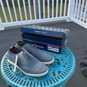 Izod Men’s sneakers (New)